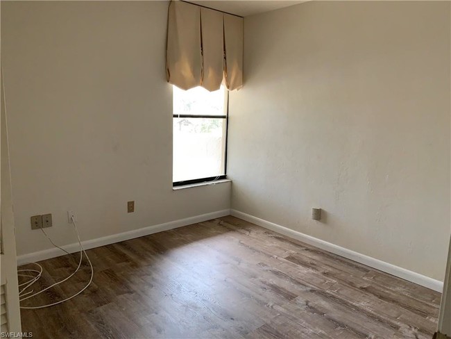 Foto del edificio - 5830 Trailwinds Dr