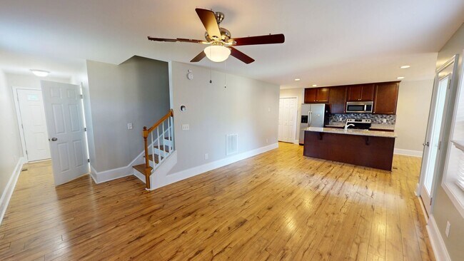 Building Photo - $500 OFF 1st Month's Rent if Leased by 07/...