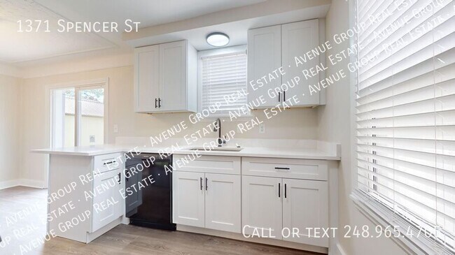 Foto del edificio - 1371 Spencer St
