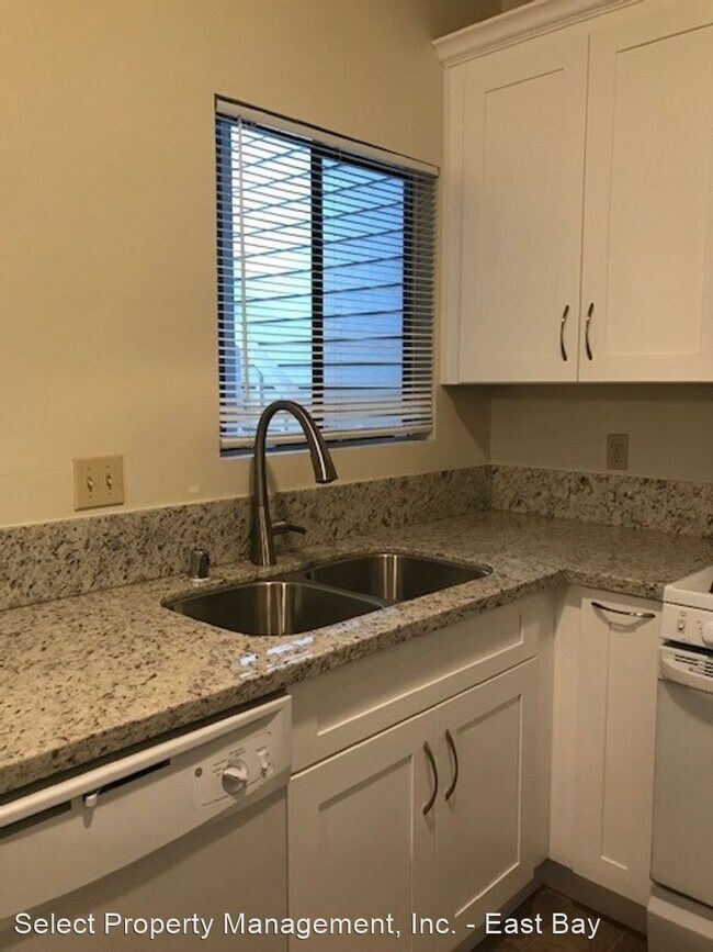 Foto del edificio - 3514 Birchwood Terrace