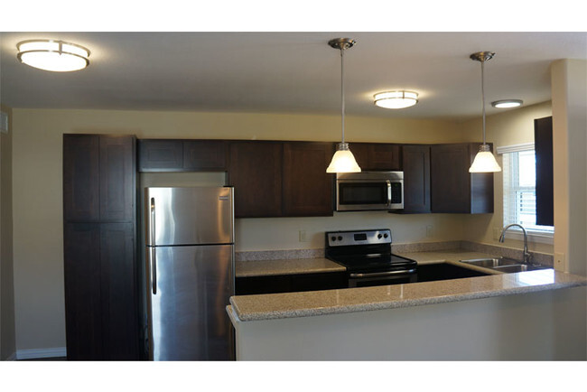 Building Photo - Twin Pines