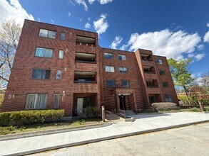 Building Photo - 51 John St