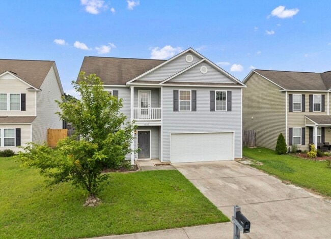 Building Photo - Hunter's Crossing - 4 Beds, 3 Baths