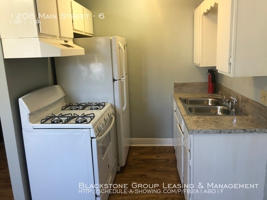 1208 Main St Unit 6, Coventry, RI 02816 Room for Rent in Coventry, RI