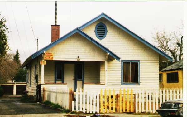 Building Photo - 746 W 8th St