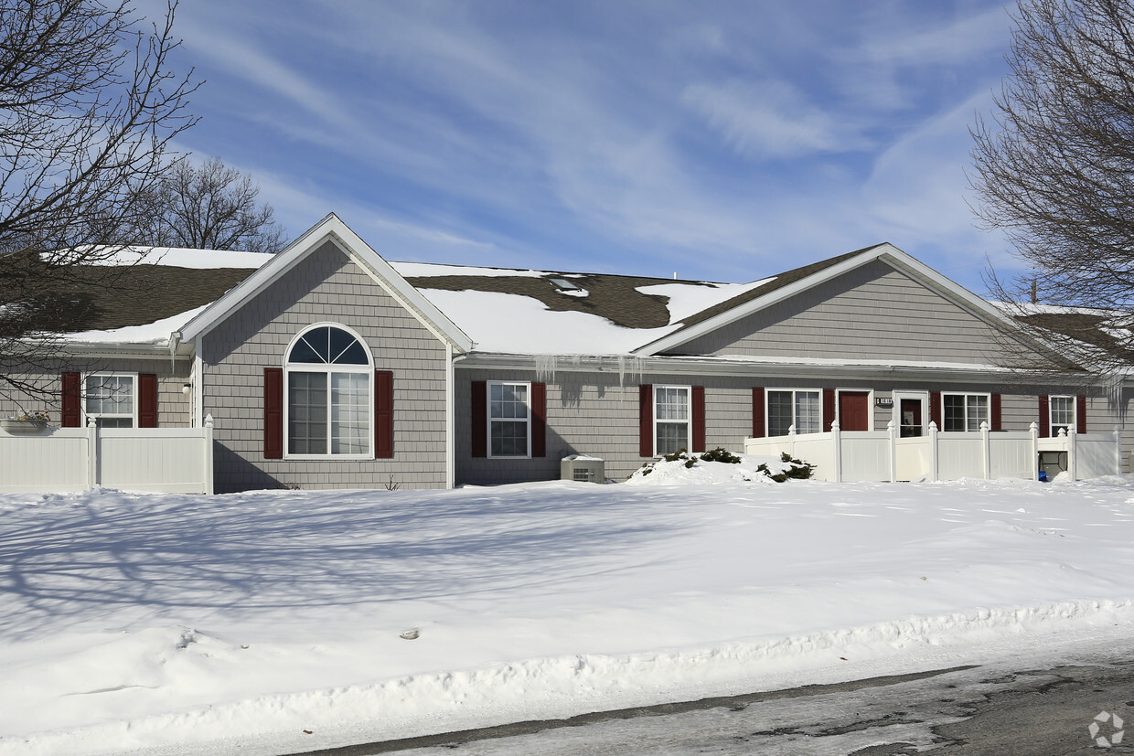 Building Photo - Plum Brook Villas East