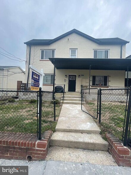 Foto del edificio - 2830 R St SE