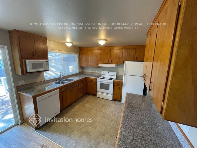 Foto del edificio - 2155 N 155th St