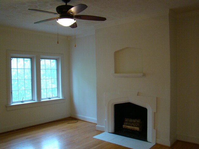 Building Photo - 2227 Cherokee Pkwy