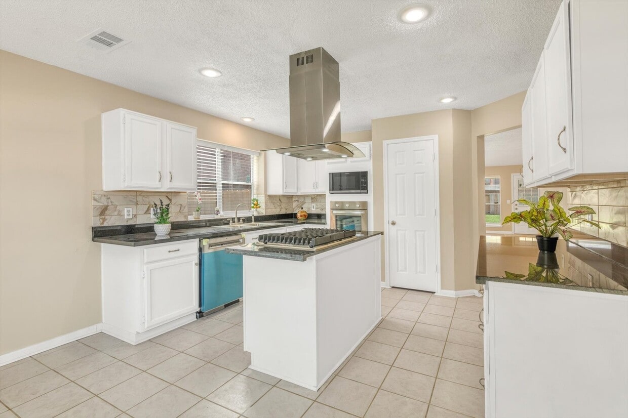 Foto principal - 5635 Sage Manor Dr