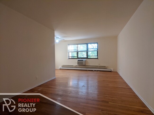 Foto del edificio - 665 W Wrightwood Ave