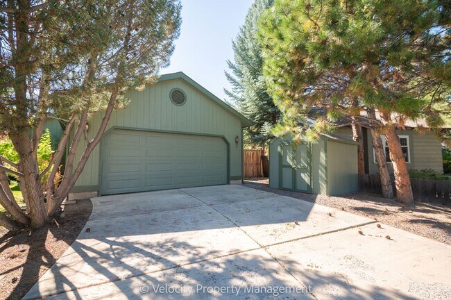 Foto del edificio - Clean & well kept, 3 bedroom, 2 bath!