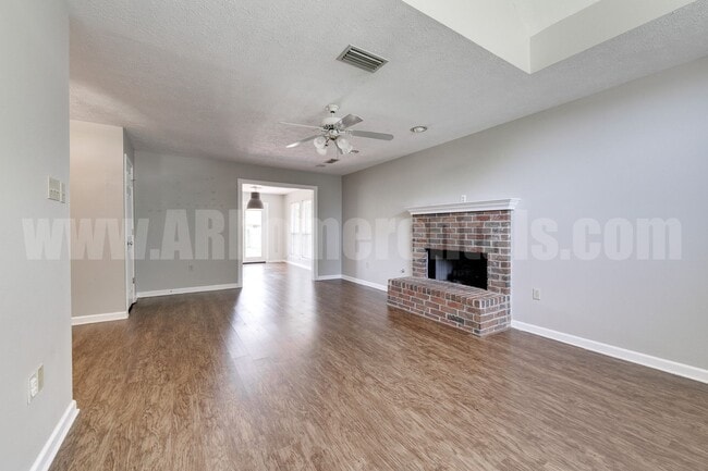 Building Photo - 2765 Archer Ln!