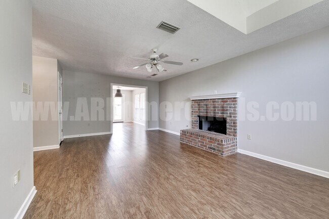 Foto del edificio - 2765 Archer Ln