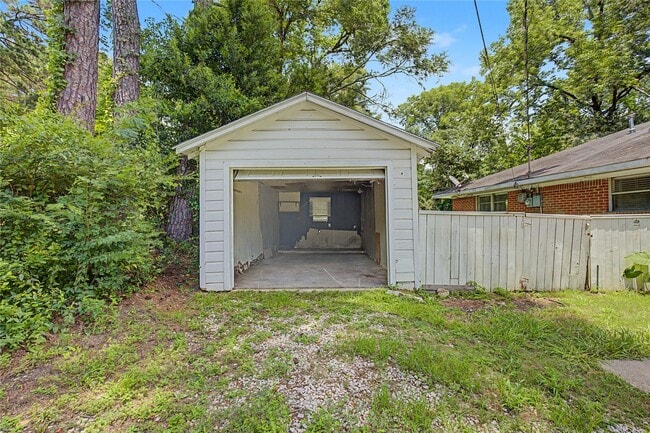 Building Photo - 802 Cline St