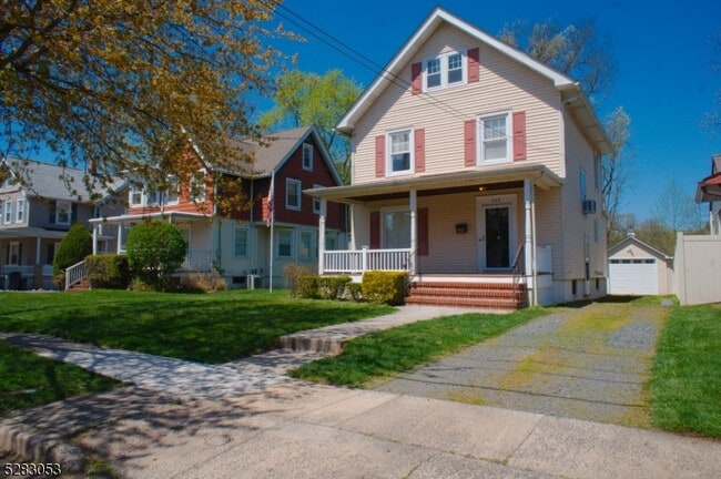 Building Photo - 237 W Franklin St
