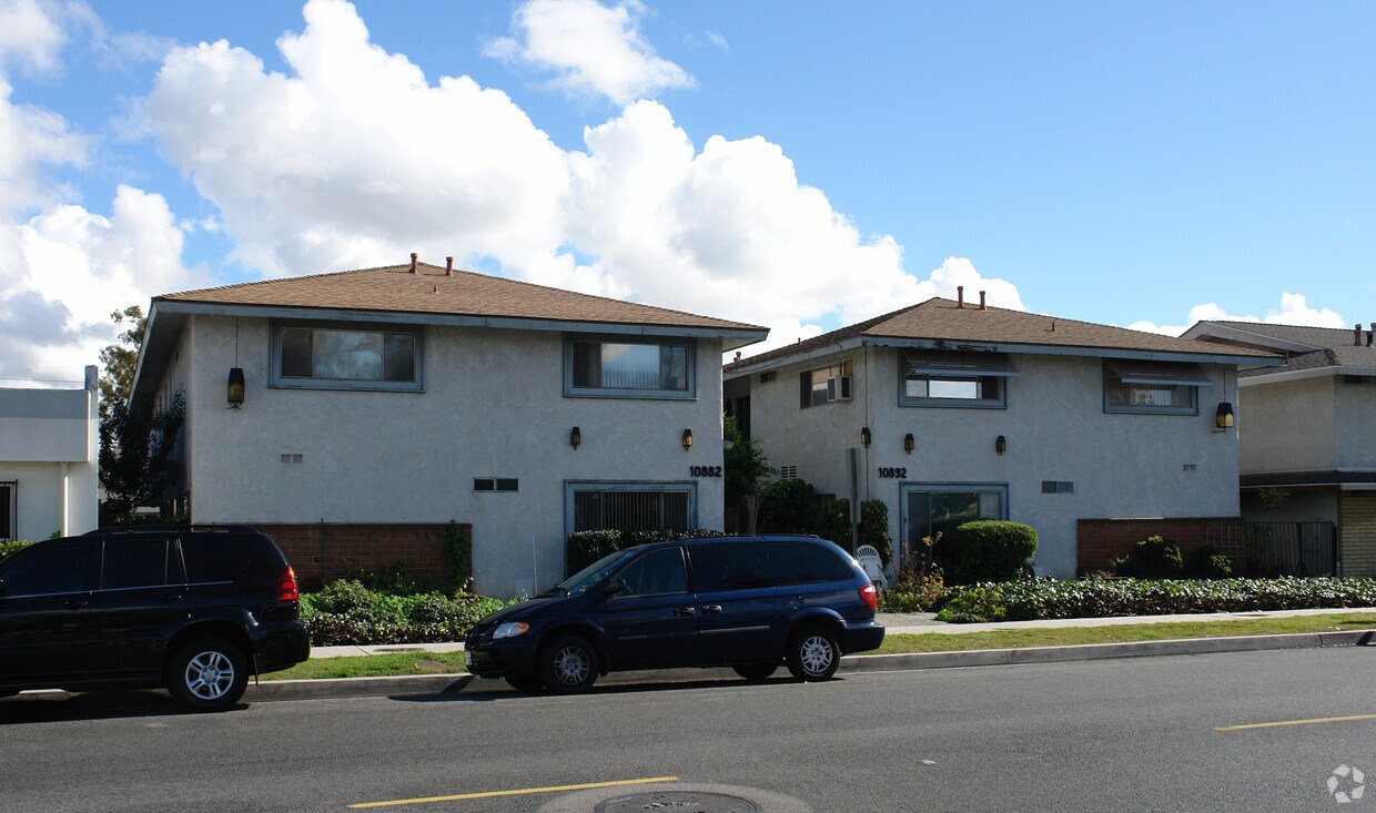 Foto principal - 10882-10892 Oak St