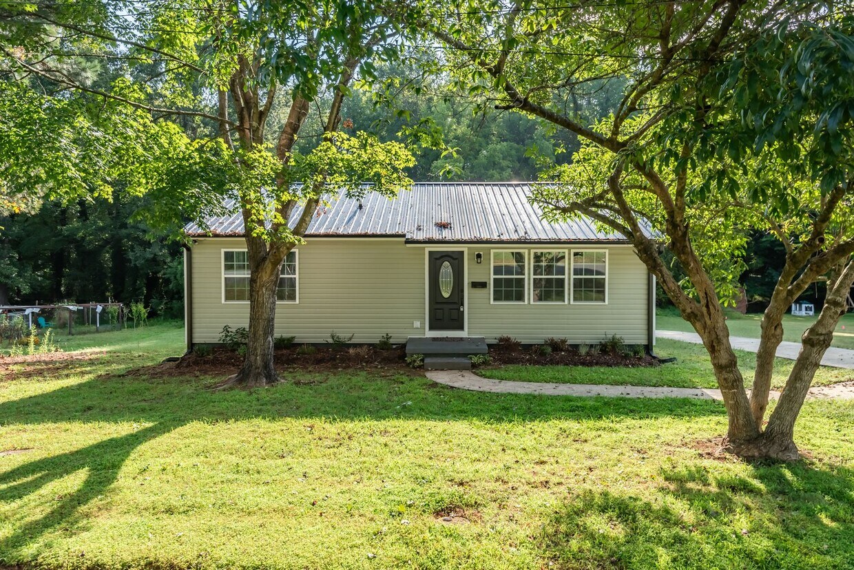 Primary Photo - Gorgeous Home in Mebane!