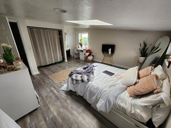 Building Photo - 2348 Wheeler St