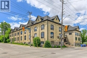 Building Photo - 12 Bridgeport Rd E