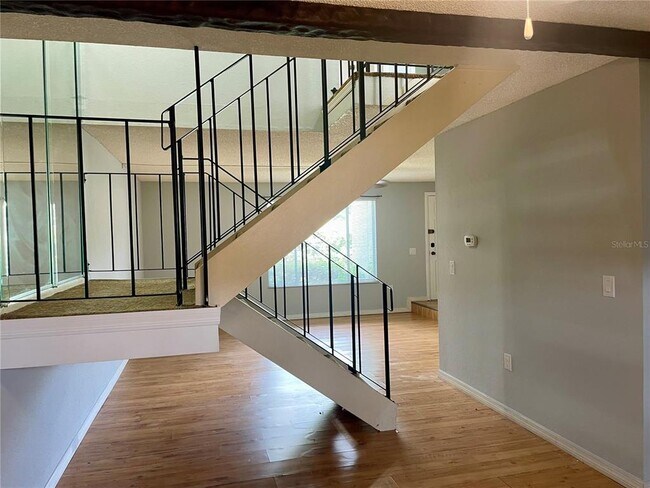 Building Photo - 1873 Pine Cone Cir