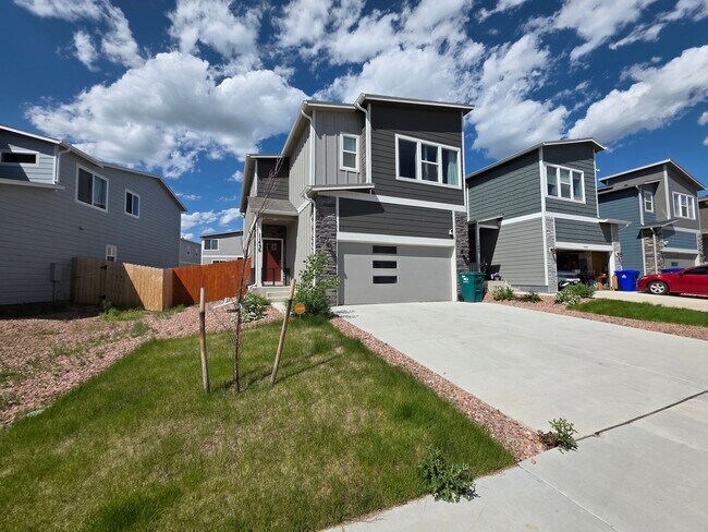 Building Photo - Stunning New Home In Lorson Ranch!!!