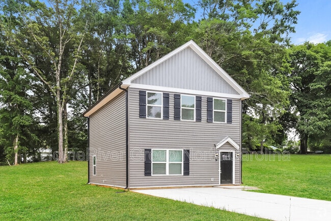 Building Photo - 828 Graylyn Dr
