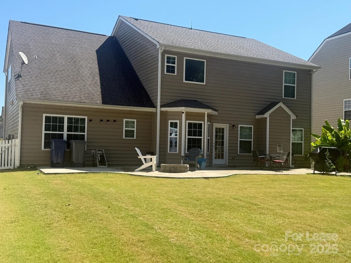 Building Photo - 9294 Perseverance Dr