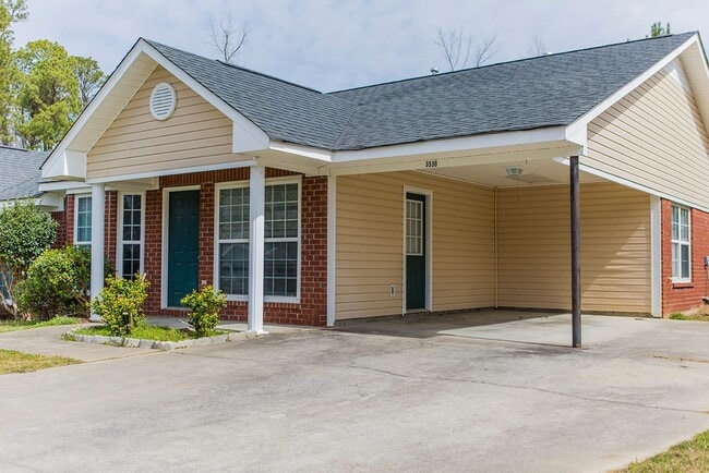 Foto del edificio - 353 Leafmore Rd SW