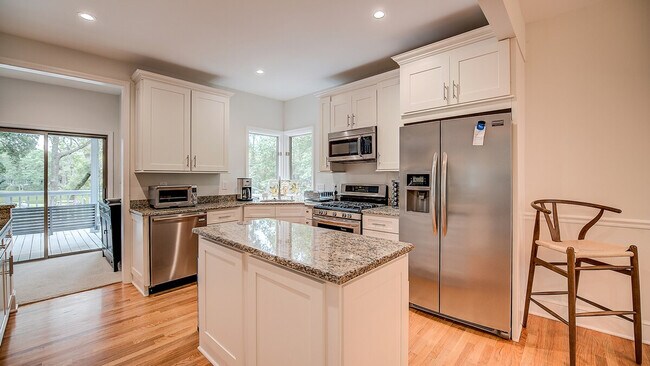 Foto del edificio - 1332 Wallace Pate Dr