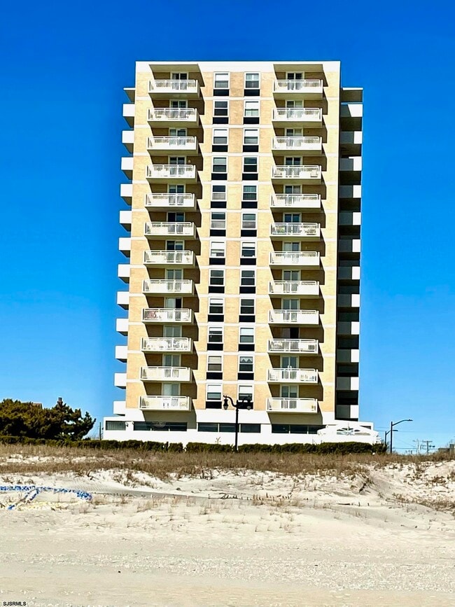 Building Photo - 101 S Plaza Pl