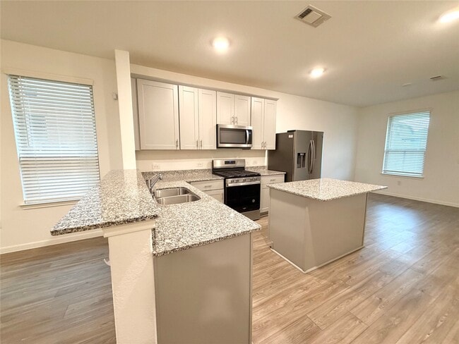 Foto del edificio - 1348 Bright Hl Dr