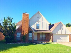 Building Photo - 920 Meadowdale Rd