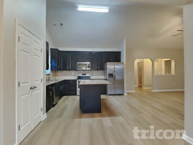 Building Photo - 410 Crutchfield Dr