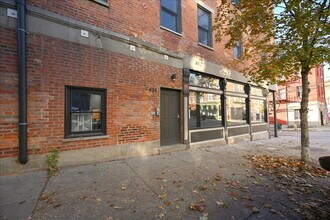 Building Photo - 433 E 13th St