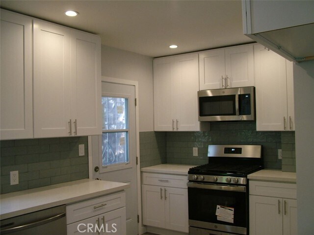 Building Photo - 668 W Doran St