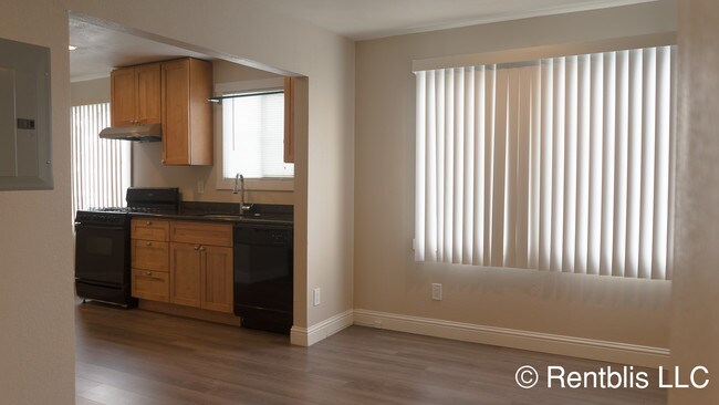 Building Photo - 3210 San Leandro St