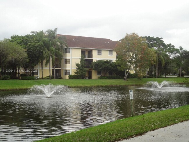 Foto del edificio - 10125 W Sunrise Blvd