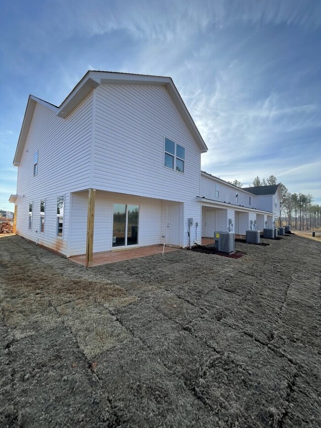 Building Photo - 2 Bedroom 2.5 Bathroom 2023 New Build!
