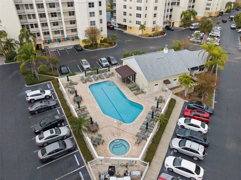 Primary Photo - 1200 Country Club Dr