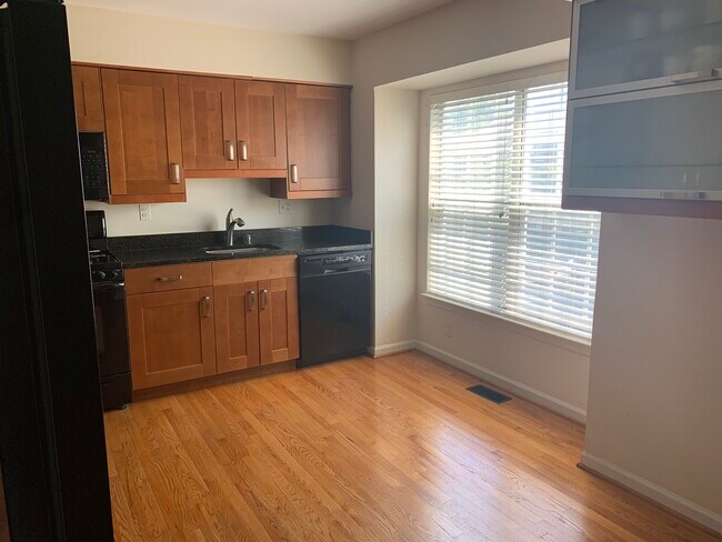 Foto del edificio - 678 Ivy League Ln