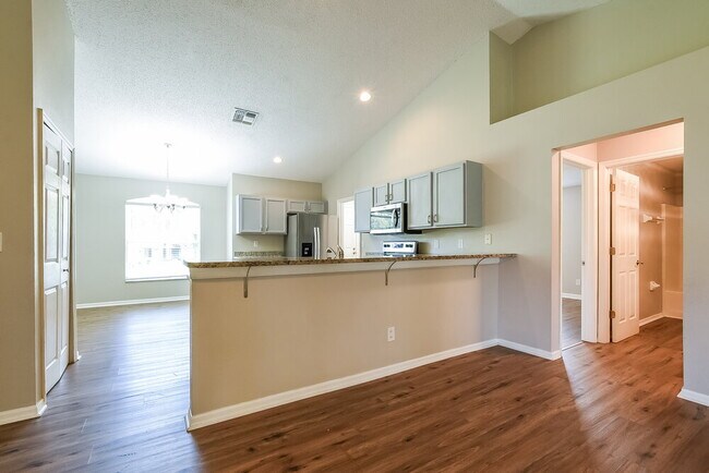 Building Photo - 2233 Lake Pointe Cir