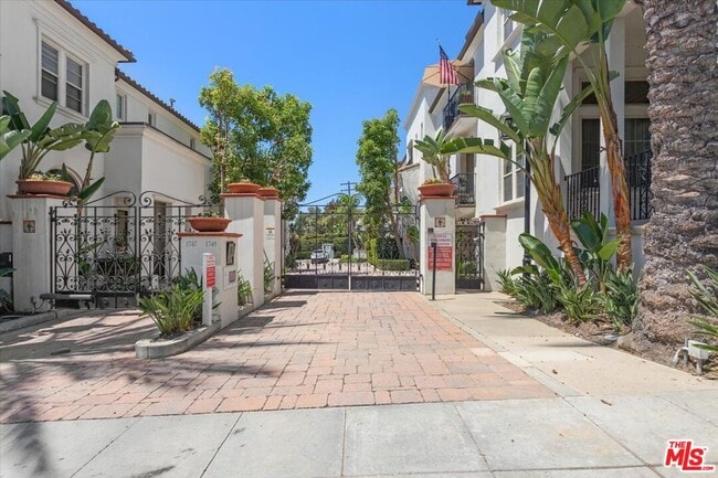 Building Photo - 1749 Grand Ave