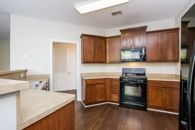 Building Photo - 3302 Southerland Ct