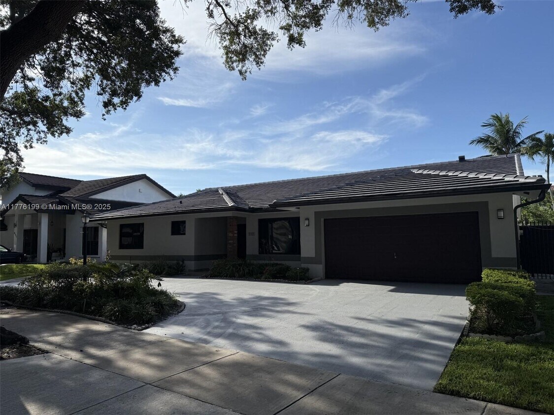 Primary Photo - 8321 NW 167th Terrace