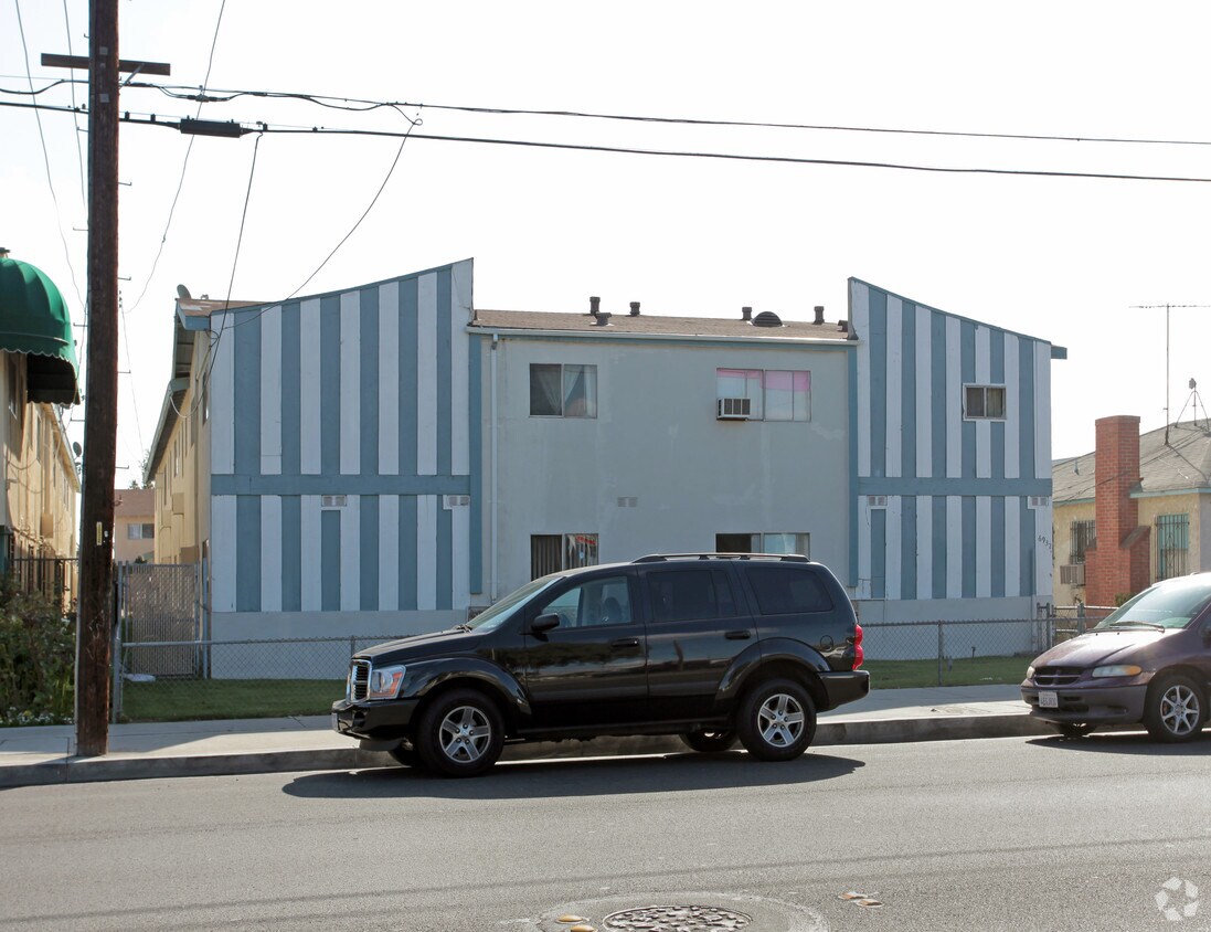 Building Photo - 6932 Wilcox Ave