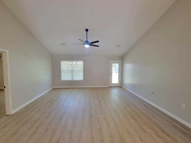 Foto del edificio - 7288 Mossy Oaks Ct