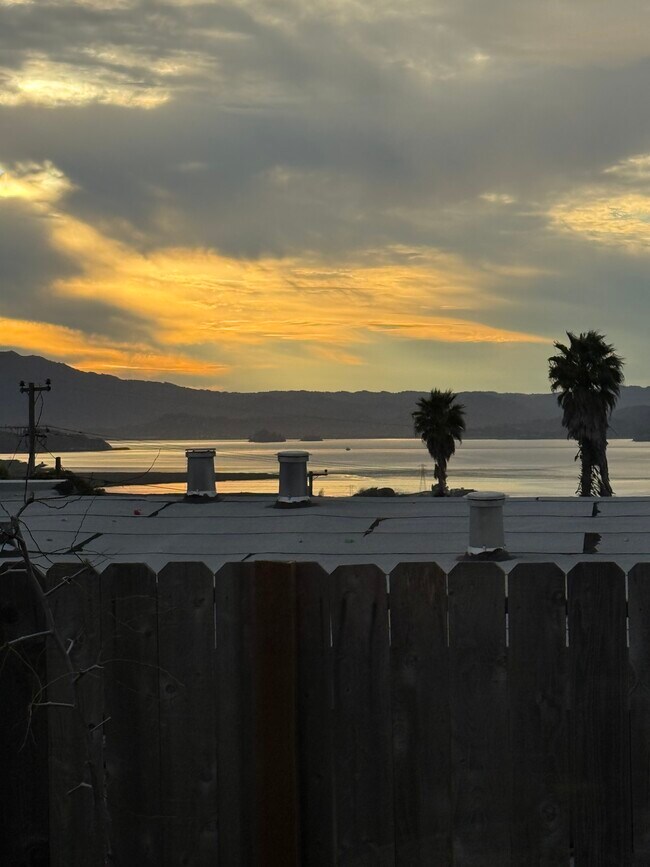 Foto del edificio - 1950 Stanton Ave