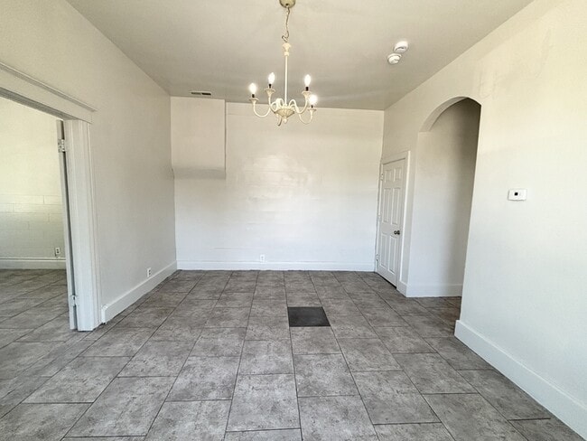 Building Photo - 61 S 800 W