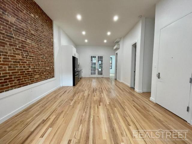 Building Photo - 4 bedroom in BROOKLYN NY 11207